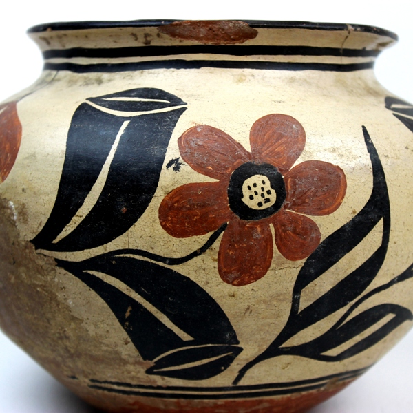 Santo Domingo Indian pueblo pottery - c. 1930s