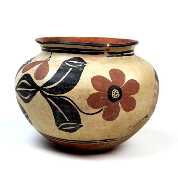 Santo Domingo Indian pueblo pottery - c. 1930s