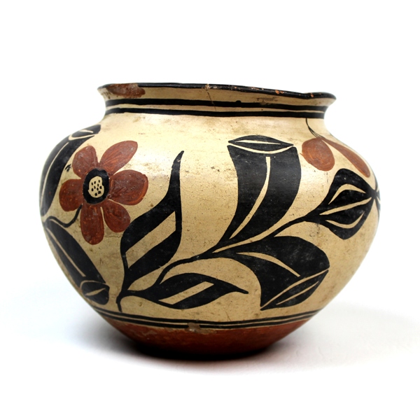 Santo Domingo Indian pueblo pottery - c. 1930s