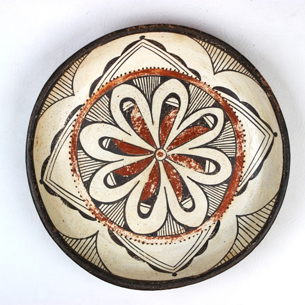 Santo Domingo Indian pueblo bowl / plate pottery - c. 1930s