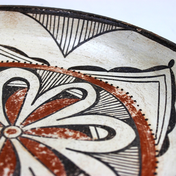 Santo Domingo Indian pueblo bowl / plate pottery - c. 1930s