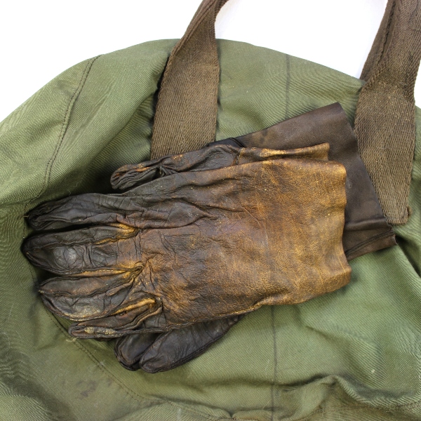 Korean War era flight helmet bag w/ leather flight gloves