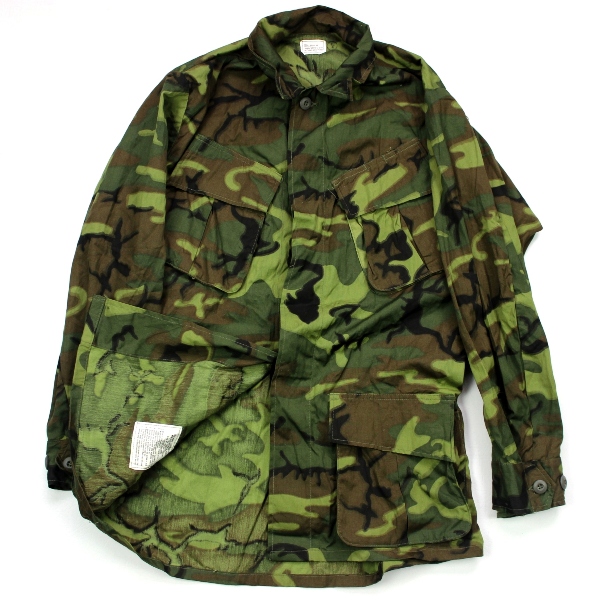 ERDL camouflage jungle fatigue / combat shirt - Small Regular - Mint