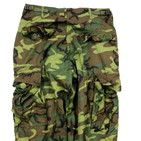 ERDL camouflage jungle fatigue / combat trousers - Regular Small