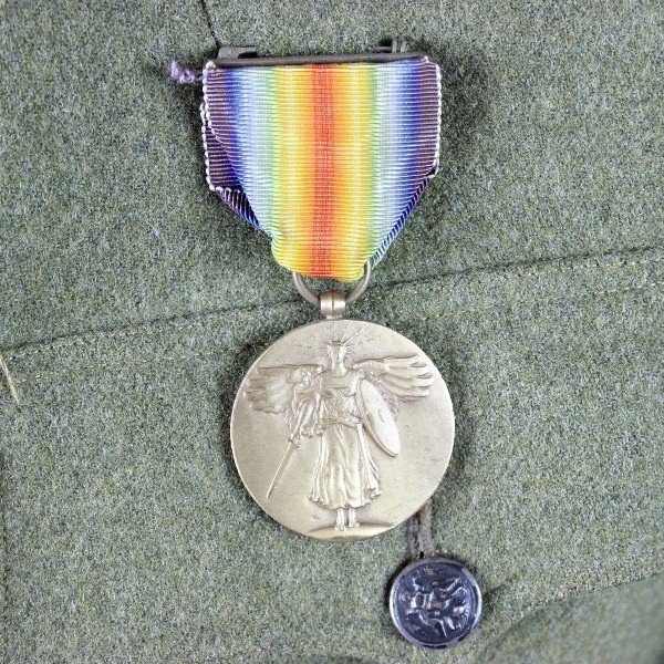 M1917 OD wool service tunic w/ WW1 victory medal - Air Service