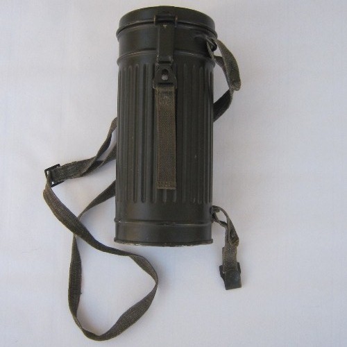 German WW2 M30 Gasmask + Canister