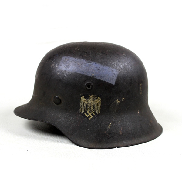 Single decal M1942 WH steel helmet - EF 62