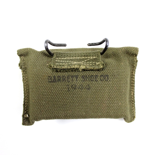 M1942 First aid packet pouch w/content - 1944