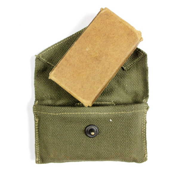 M1942 First aid packet pouch w/content - 1944