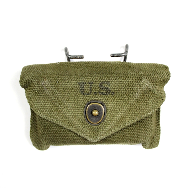M1942 First aid packet pouch w/content - 1945