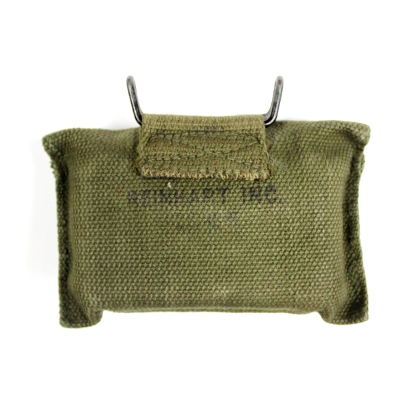 M1942 First aid packet pouch w/content - 1945