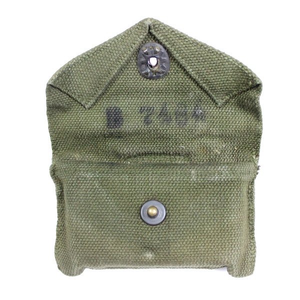 M1942 First aid packet pouch w/content - 1945