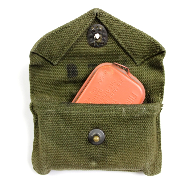 M1942 First aid packet pouch w/content - 1945