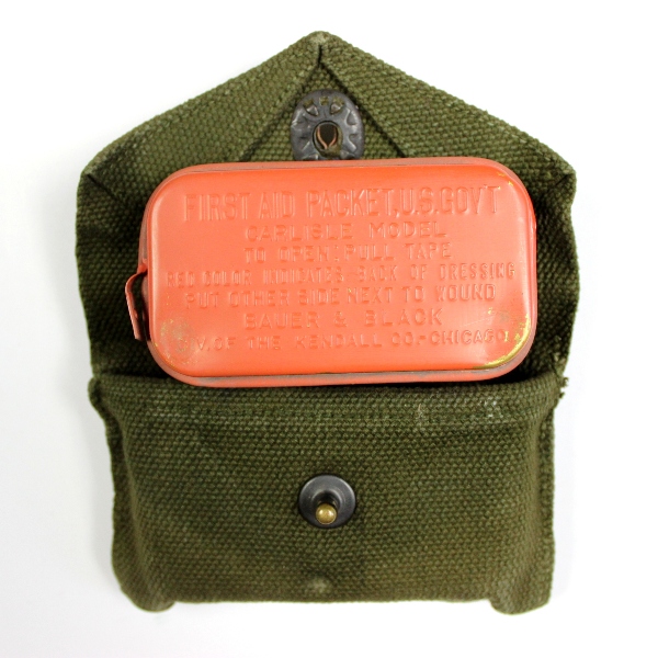 M1942 First aid packet pouch w/content - 1945