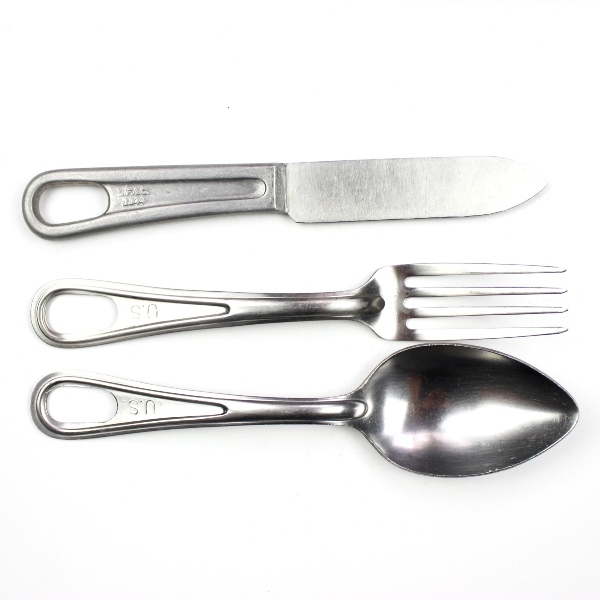 US Army / USMC M-1942 mess kit and utensils - 1944
