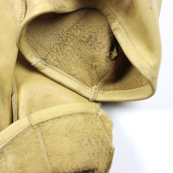 Scarce 1st pattern cavalry / paratrooper horsehide gloves
