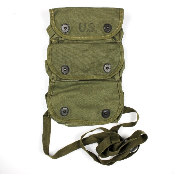 Late war 3-pocket grenade carrier