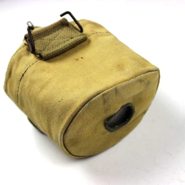 3rd pattern USMC canteen cover w/ 1944 canteen