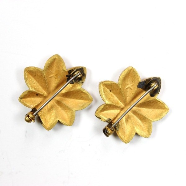 Matching pair of Major rank shoulder insignia