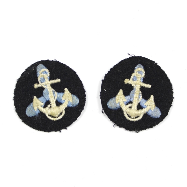 US Navy WAVES enlisted blue wool collar insignia