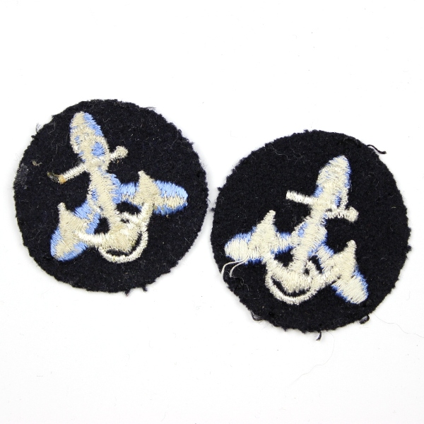 US Navy WAVES enlisted blue wool collar insignia