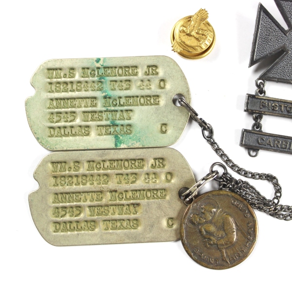 US Army dog tags, ribbons, marksman badge lot