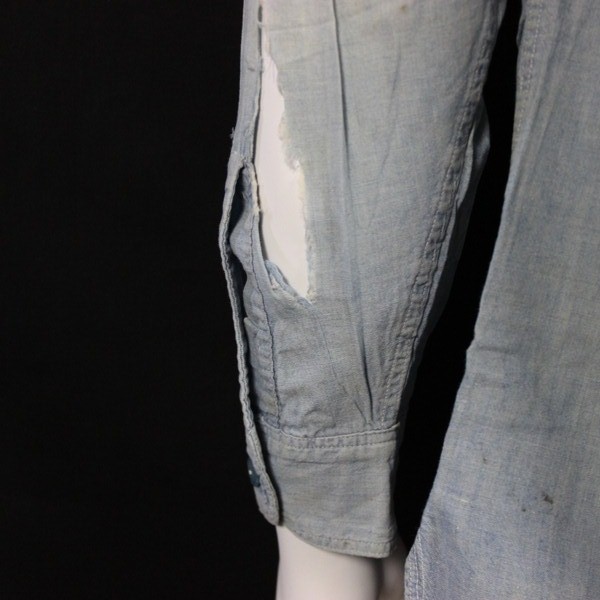 US Navy chambray utility shirt - ID’ed - USS Tarazed