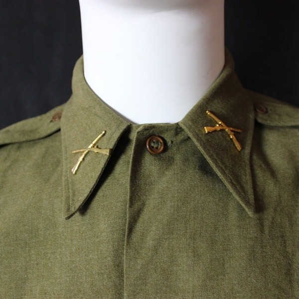 US Army brown mustard shirt w/ 2nd Lt and infantry insignia